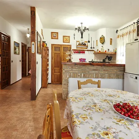 Cortijo Rural Majolero 3 *
